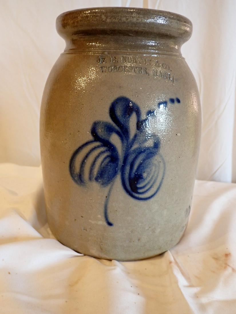 F B Norton & Co. Worcester 1 Gallon Stoneware Crock (1 of 6)