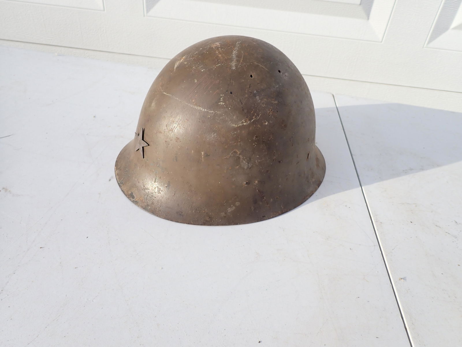 Japanese World War II Helmet (1 of 4)