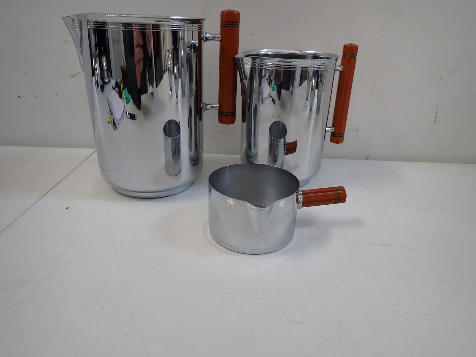 Faberware Art Deco 2 Pitchers and Creamer/Pourer Chrome (1 of 12)