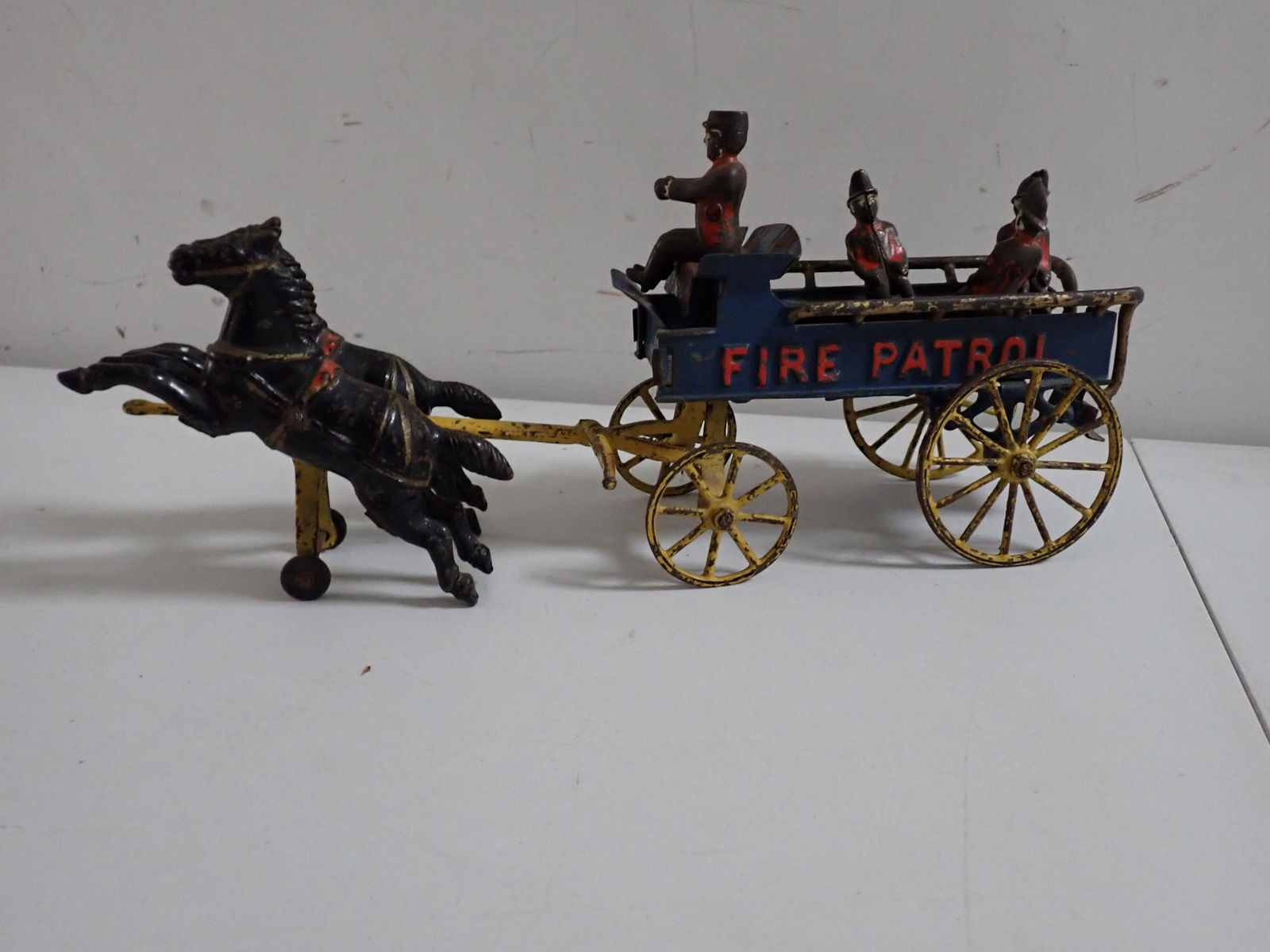 Antique Cast Iron Fire Patrol Horse Team & Wagon with Firemen (1 of 8)