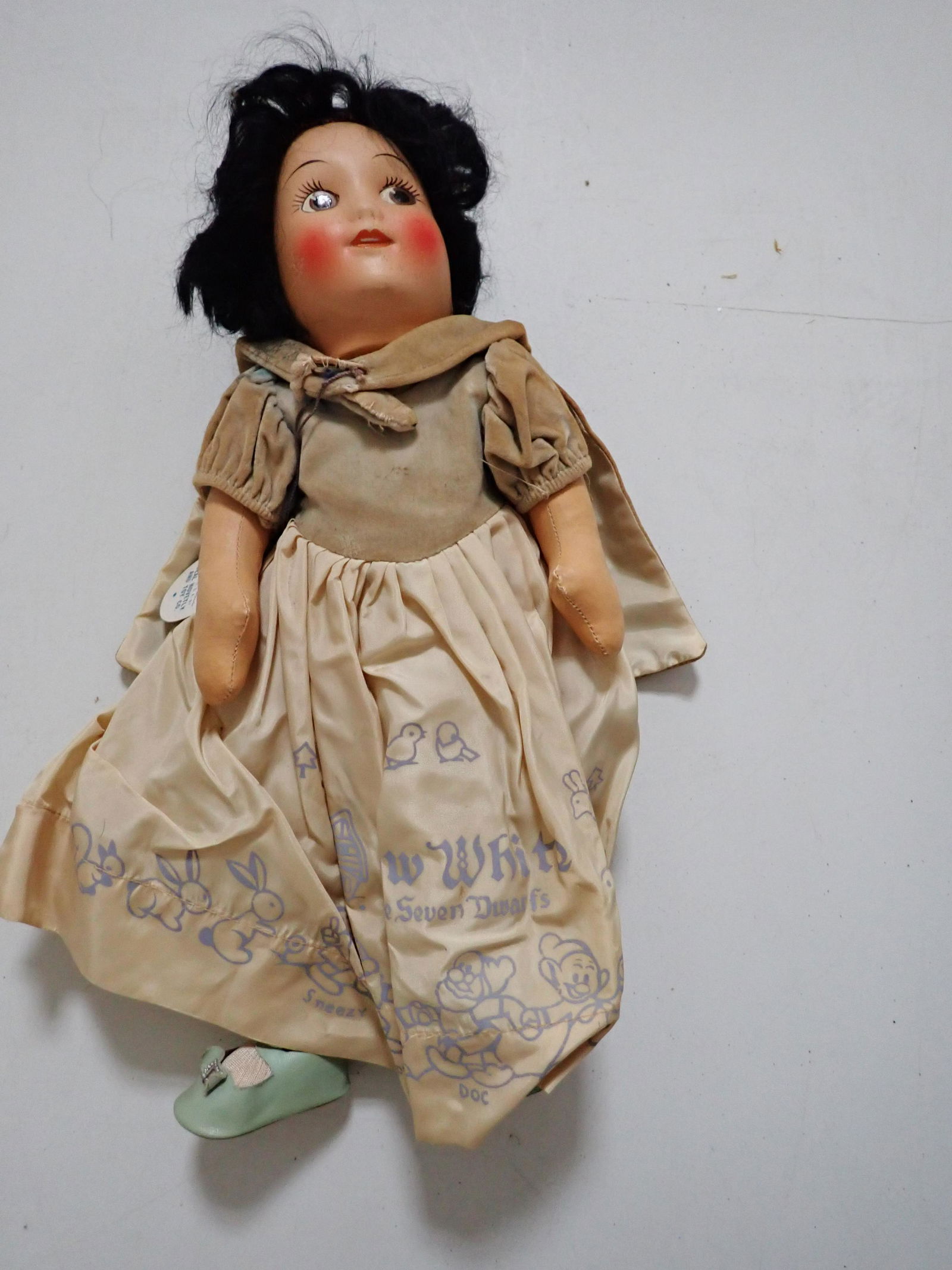 Vintage Snow White Doll. Plastic Face. Ideal Novelty & Toy Co. (1 of 4)