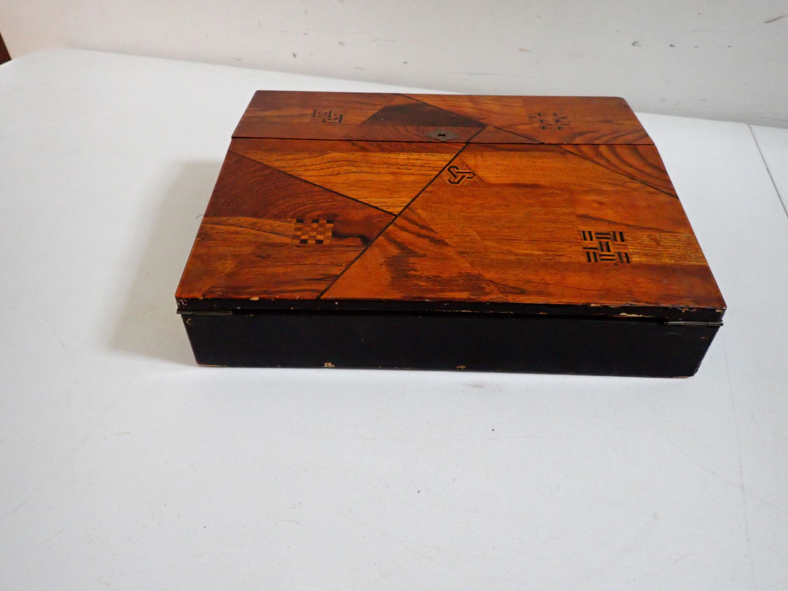 Inlaid Lap Desk with Eclipse Fountain Pen, Other Fountain Pens, etc. (1 of 11)