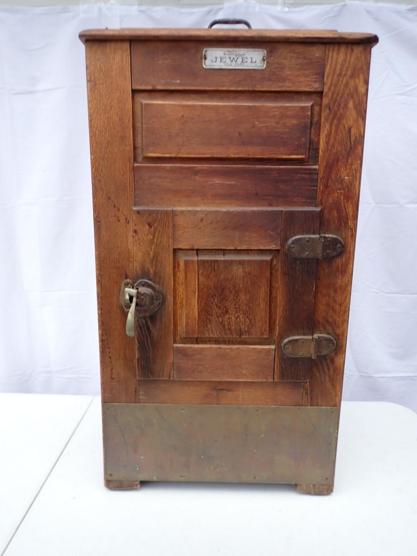 Trade Steinfeld Mark Jewel New York Oak Minature Ice Chest (1 of 8)