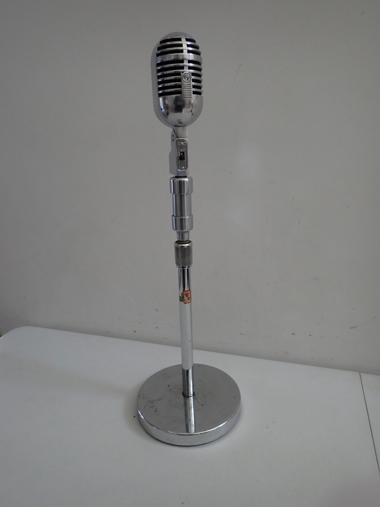 Electro Voice Cardyne II Model 731 Microphone and Stand (1 of 9)