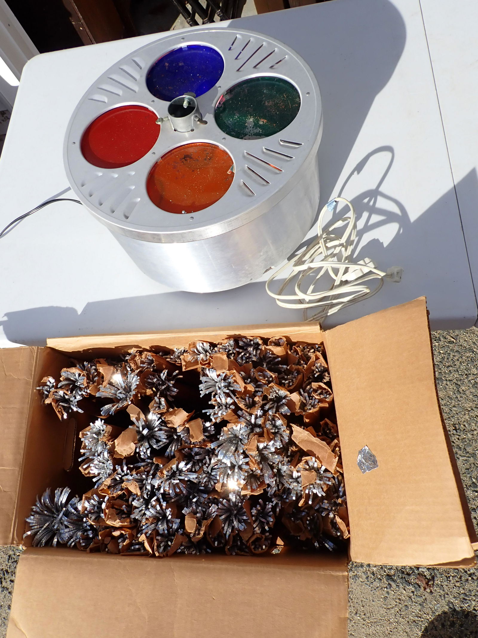 Aluminum Christmas Tree Not Assembled & Colored Light Stand (1 of 7)