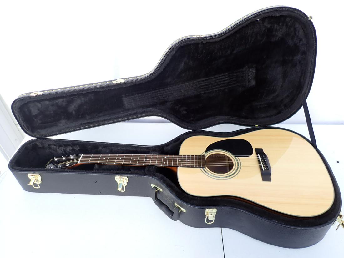 Zager Easy Play Model ZAD-20 Acoustic Guitar with Case: Overal Length 41 1/2". See photos for condition and details. Local pick-up available on February 4th or 3rd party shipping available. Please see terms.
