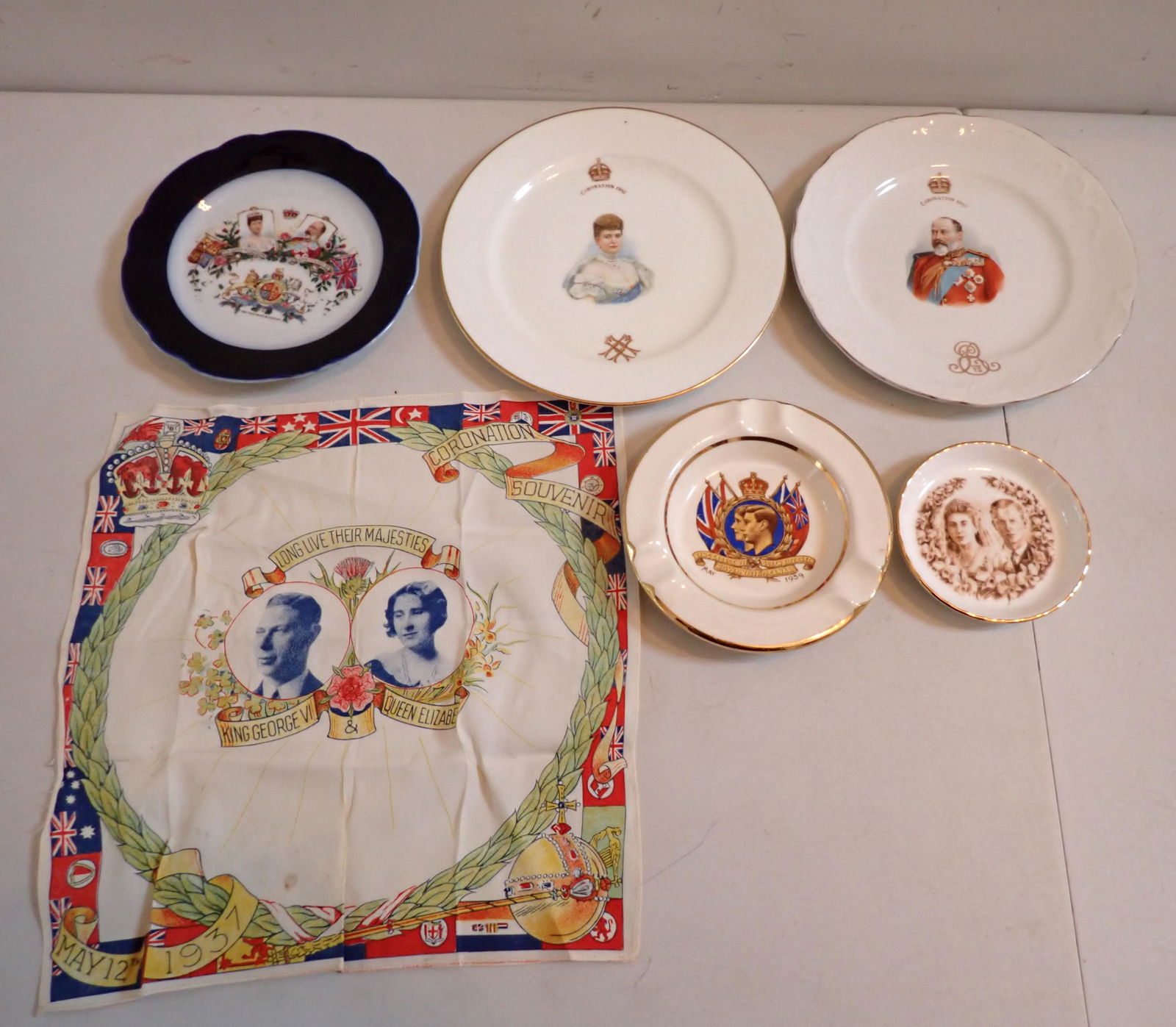 Coronation 1902, Queen Alexandra and Edward VII, Plates etc. (1 of 12)