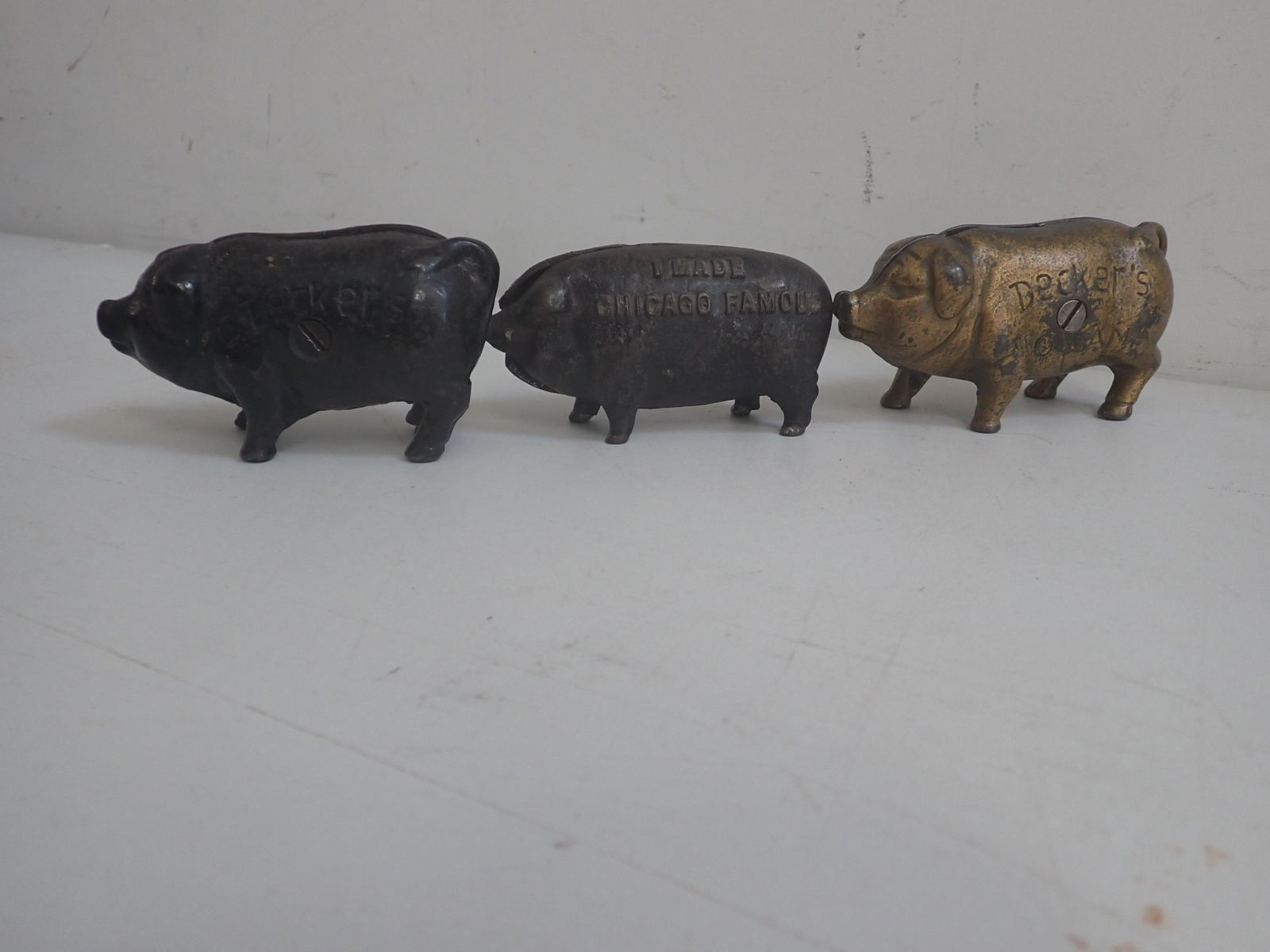 2 "Decker's Lowan" Cast Iron Pig Banks Piggy Banks (1 of 18)