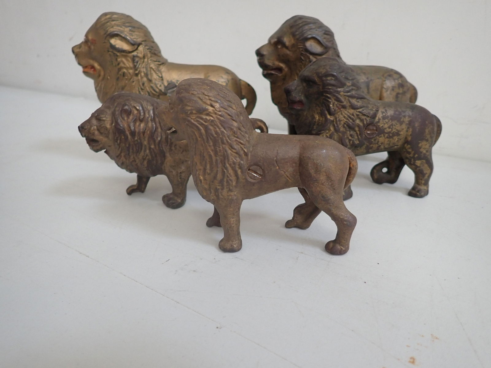 5 Lion Cast Iron Banks. (1 of 13)