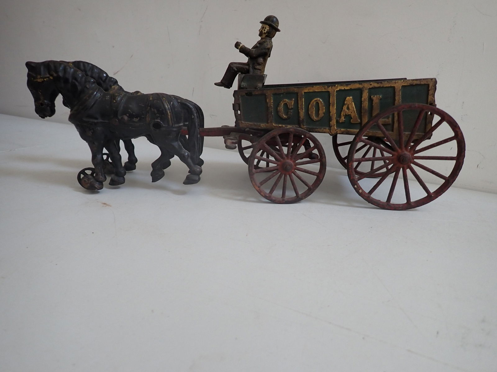 Dent Cast Iron Horse Drawn Coal Cart (1 of 8)