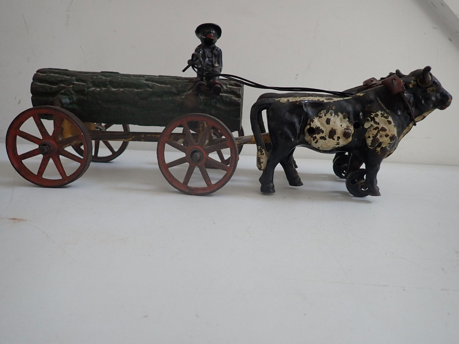 Cast Iron Hubley 2 Oxen Log Wagon Toy (1 of 9)
