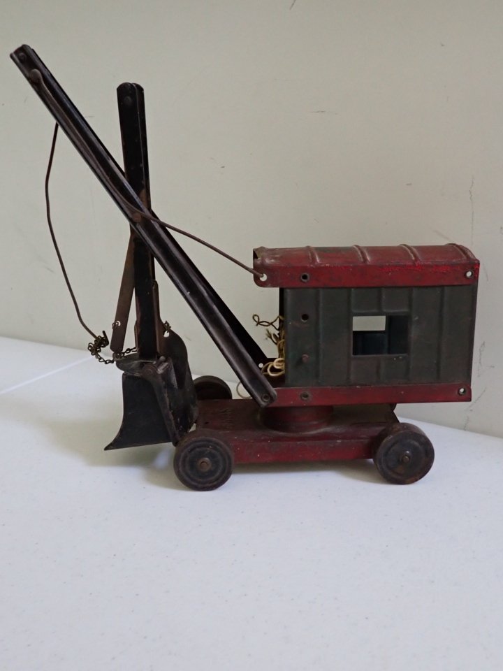 Antique Tin Structo Steam Shovel (1 of 14)