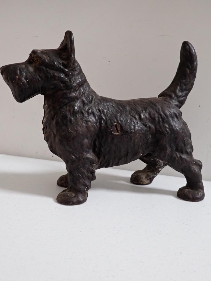 Cast Iron Scottish Terrier Dog Door Stop.: 10" wide.
