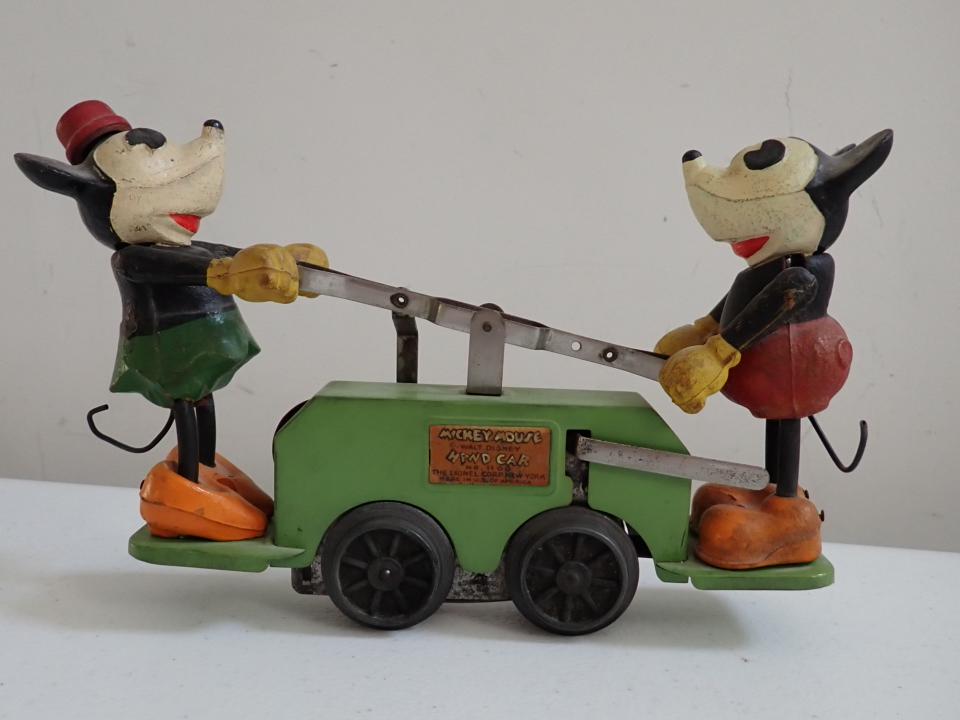 Mickey & Minnie Mouse on Lionel Had Car  No. 1100 (1 of 10)