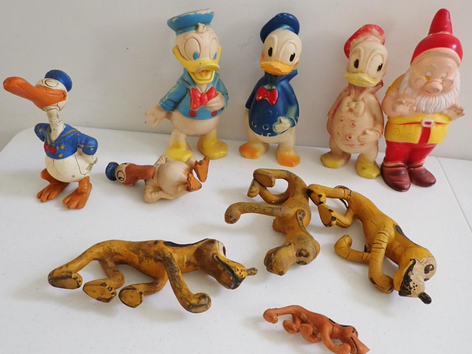 10 Disney Toys. Donald Duck, Doc, Pluto, etc. (1 of 16)