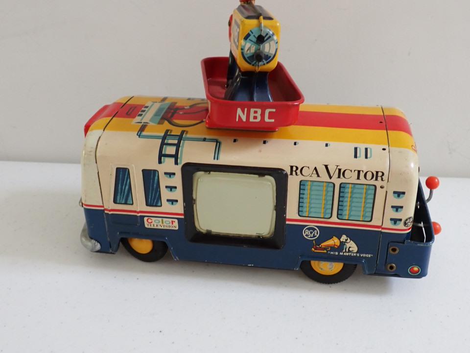 Tin 1950s Yonezawa NBC Television News Truck (1 of 12)