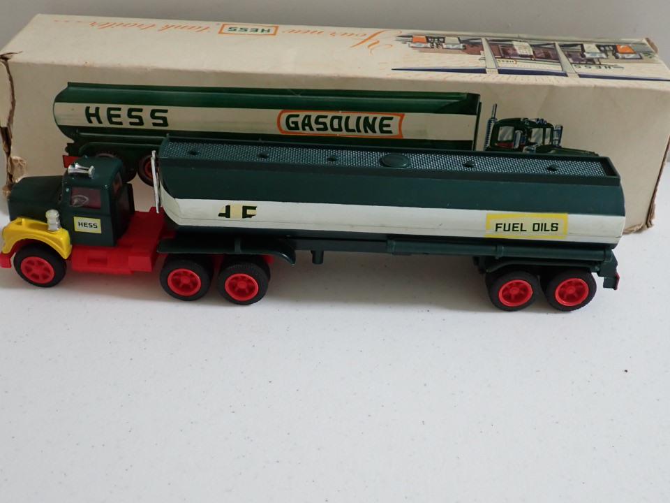 Hess 1968 Vintage Gasoline Truck with Original Box - Marx Toys (1 of 16)