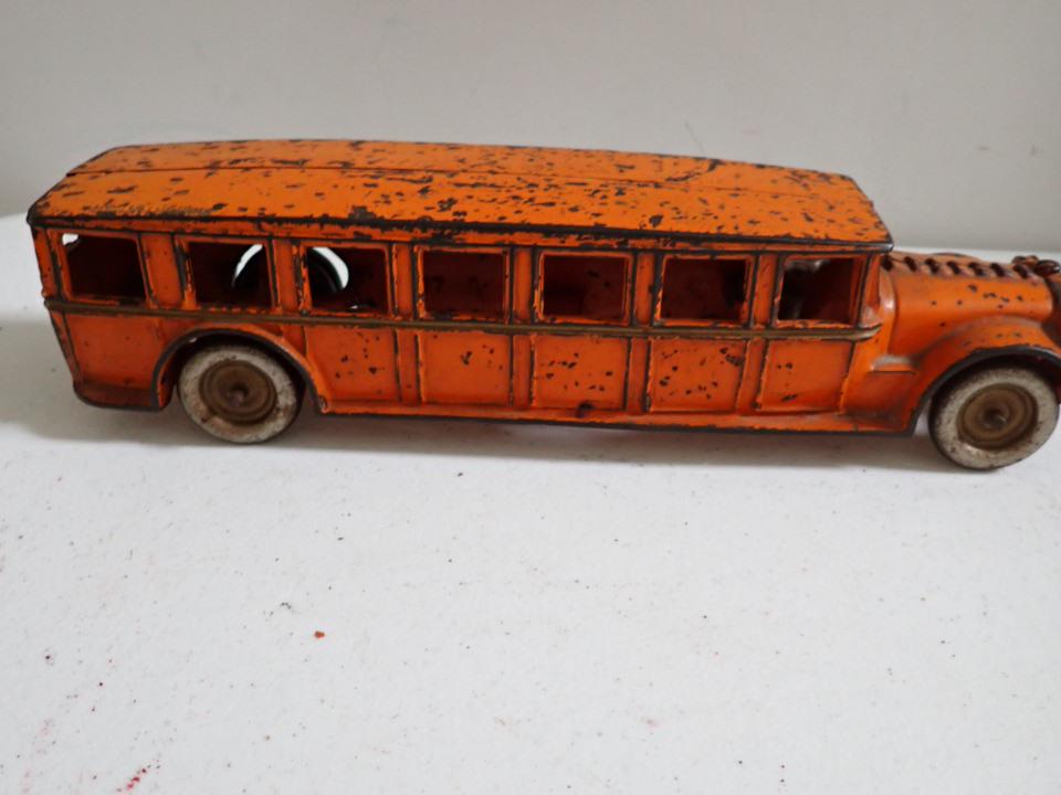 Arcade Vintage Bus Cast Iron. (1 of 11)