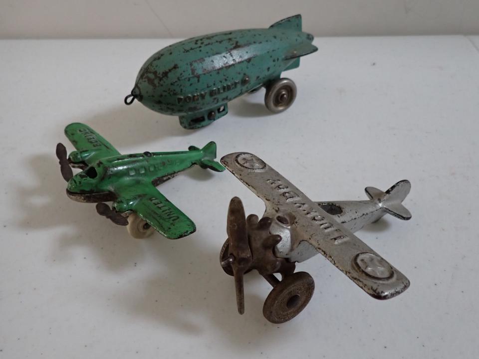 Kenton Pony Blimp, Lucky Boy & United Boing AMC 361 Planes (1 of 16)