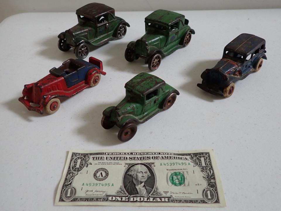 2 Arcade Cast Iron Cars and 3 Cast Metal Cars (1 of 20)