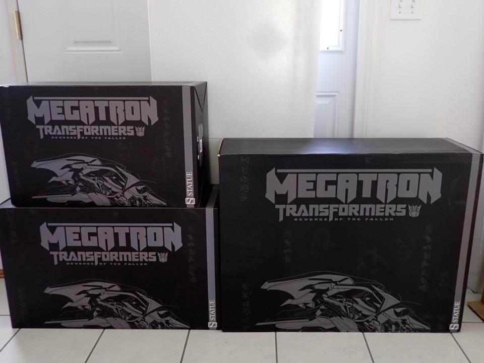 Sideshow Collectibles Megatron Statue 3 Piece Set. (1 of 11)