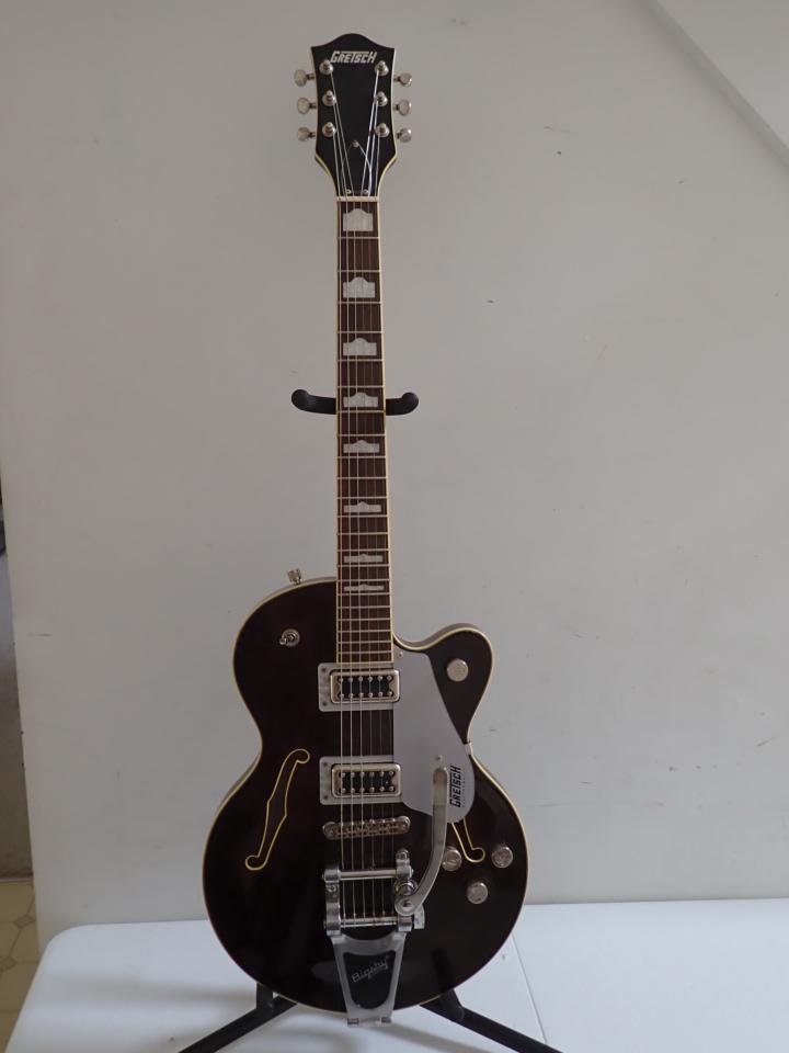 Gretsch Electromatic Bigsby Licensed Electric Guitar (1 of 13)