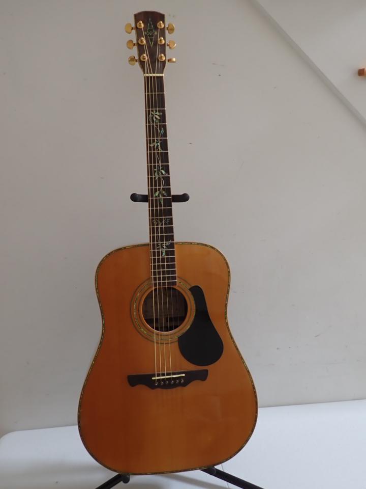 Alvarez Acoustic Guitar Mother of Pearl Floral Design (1 of 11)