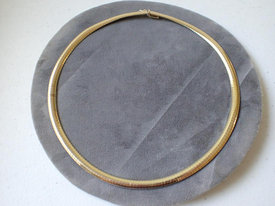 14K Italy 17" Choker Necklace. 27.1 grams: Choker is appr. 1/4" wide