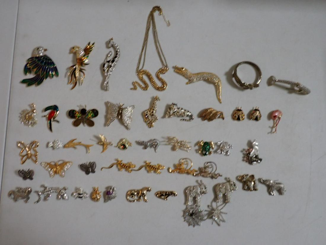Costume Animal Pins etc. Birds, Snake Necklace, Fish, Giraffe: Butterfly, Bees, Swan, Frogs, Monkeys, Tigers, Elephants, Spiders, Cat, Lizard Watch etc.