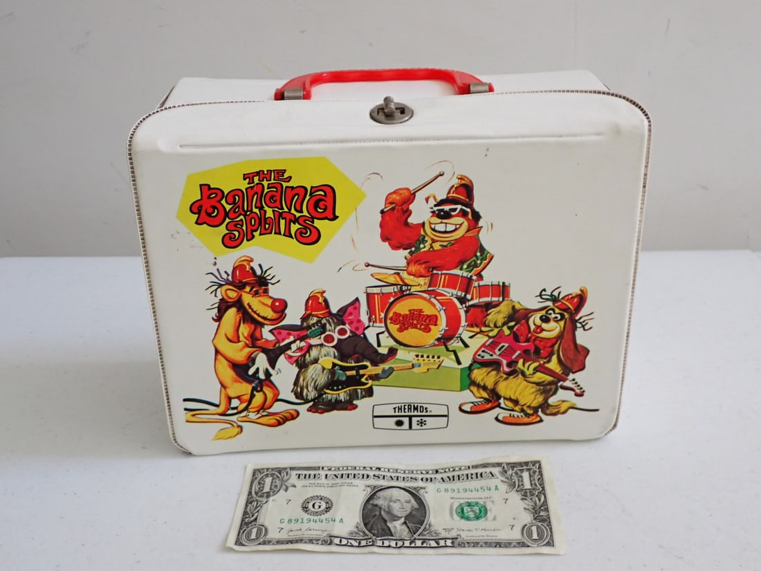1969 Banana Splits Lunchbox and Thermos (1 of 12)