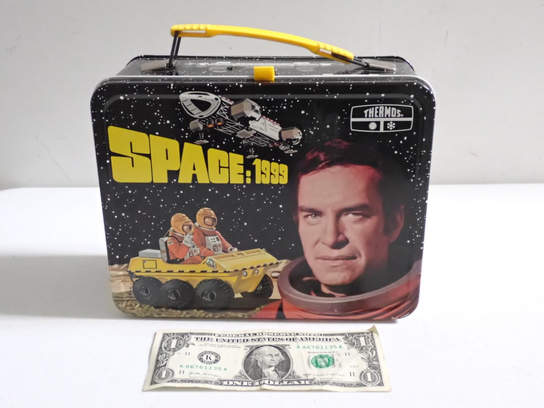 1975 Space 1999 Lunchbox and Thermos and Wax Packs (1 of 20)