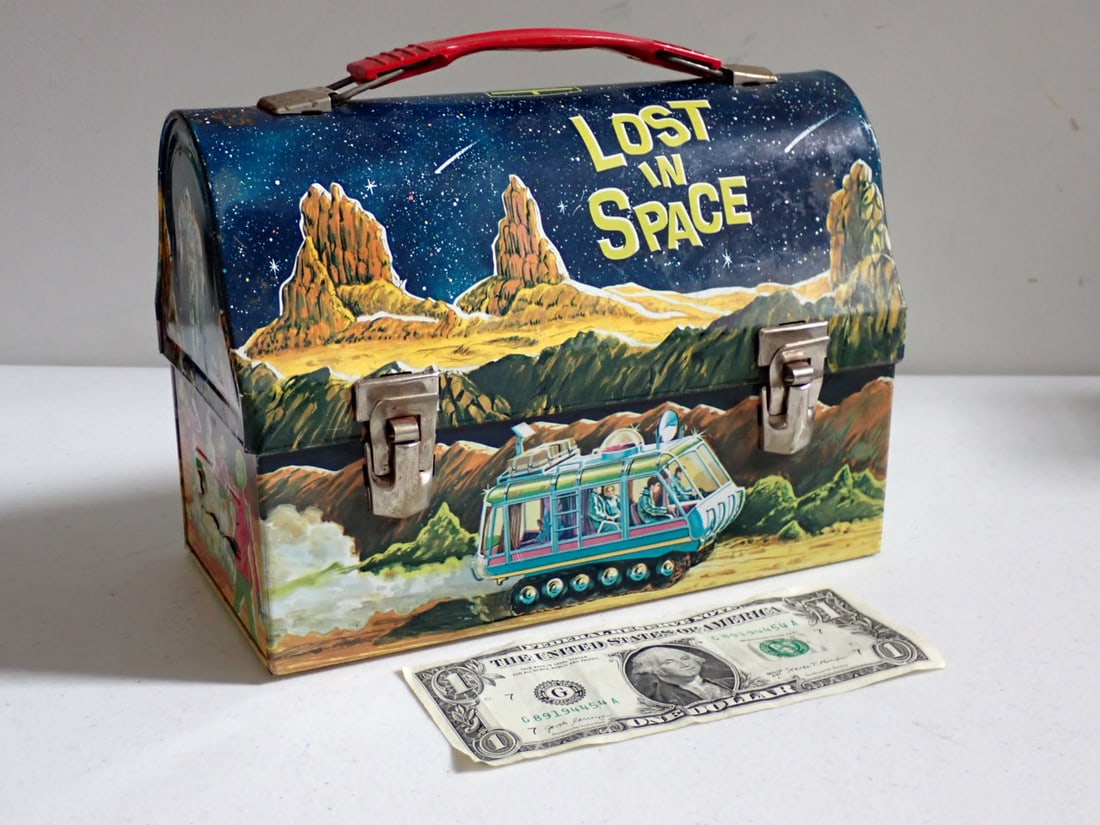 1967 Lost in Space Dometop Lunchbox (1 of 13)