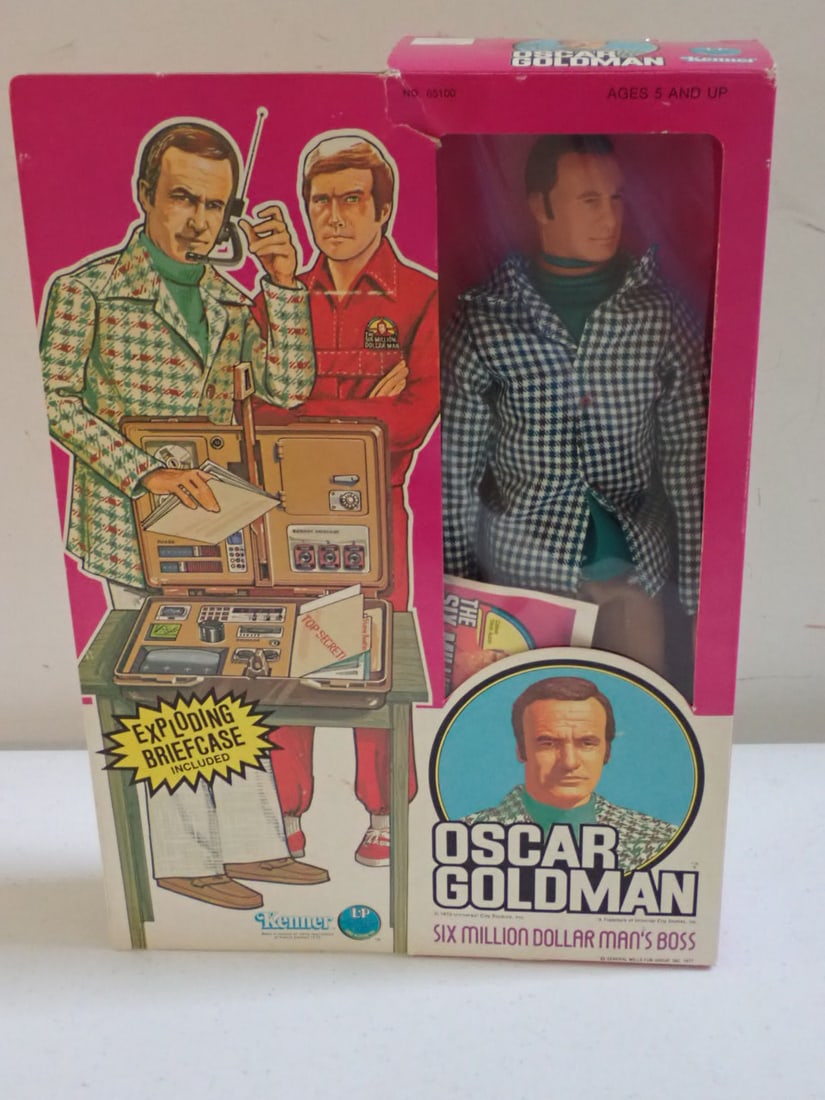 1977 Kenner Oscar Goldman Action Figure in Box (1 of 10)