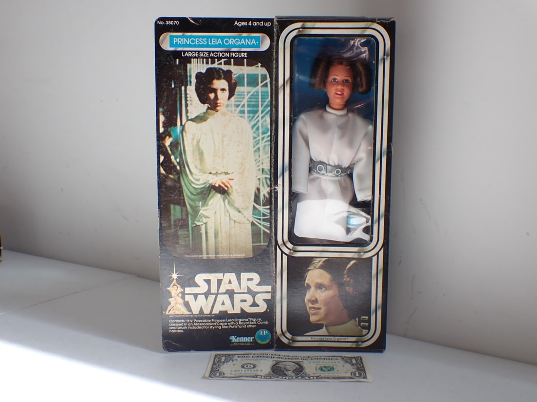1977 (1978?) Star Wars Princess Leia Organa Figure in Box (1 of 11)