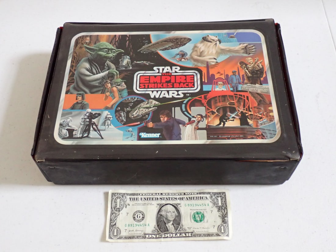 Star Wars Empire Strikes Back Case and 22 Action Figures (1 of 7)