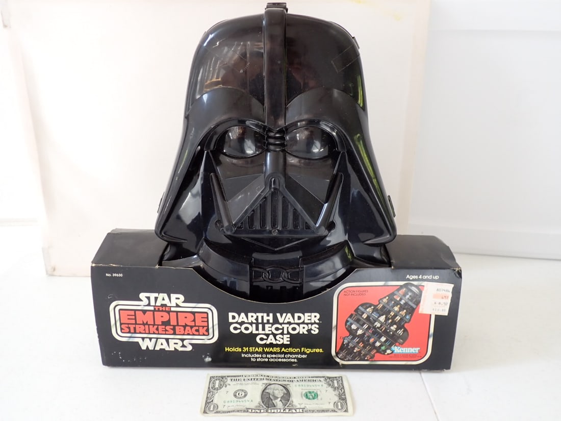 Star Wars The Empire Strikes Back Darth Vader Collector's Case (1 of 13)