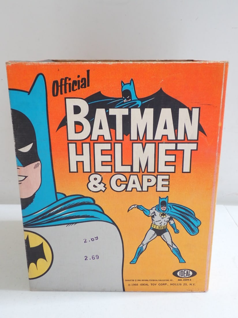 1966 Ideal Batman Helmet & Cape in Box (1 of 17)