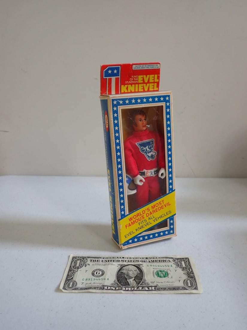 1976 Ideal Evel Knievel Flexible Action Figure (1 of 4)