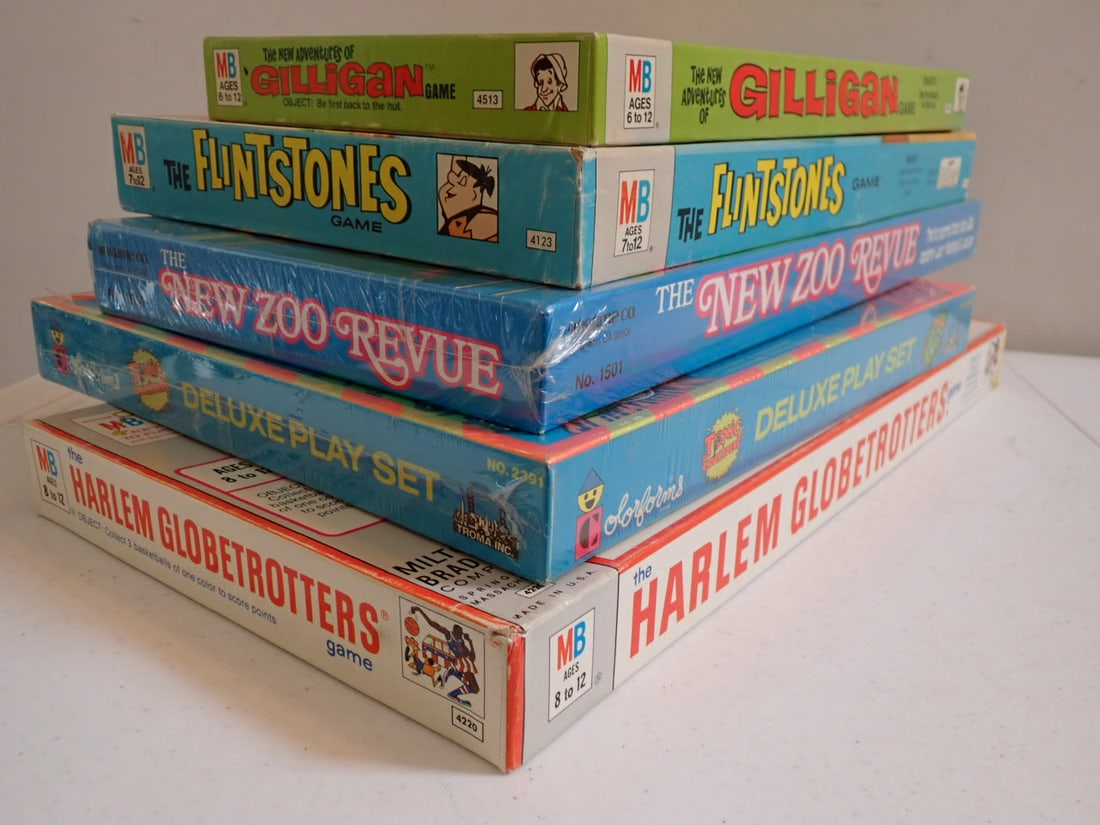 (5) 1970's - 1990's Cartoon Based Games and Play Set. (1 of 16)