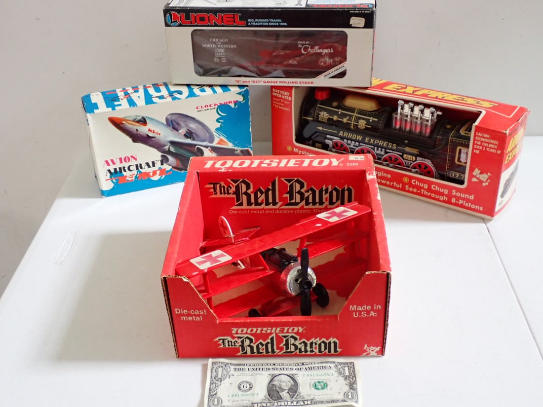 Tootsie Toy, Avion M5134 Tin Airplane & Other Items (1 of 15)