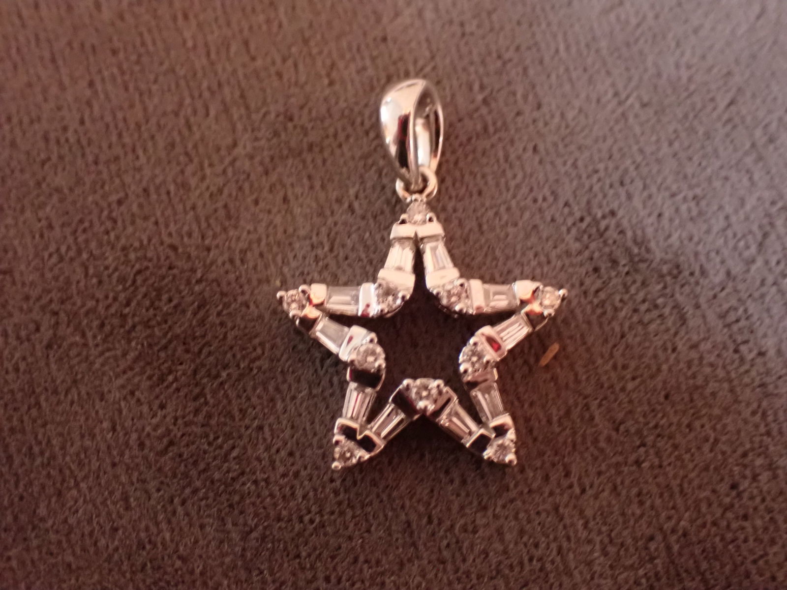 18K Star Charm with Diamonds: - Total Grams - 3.2