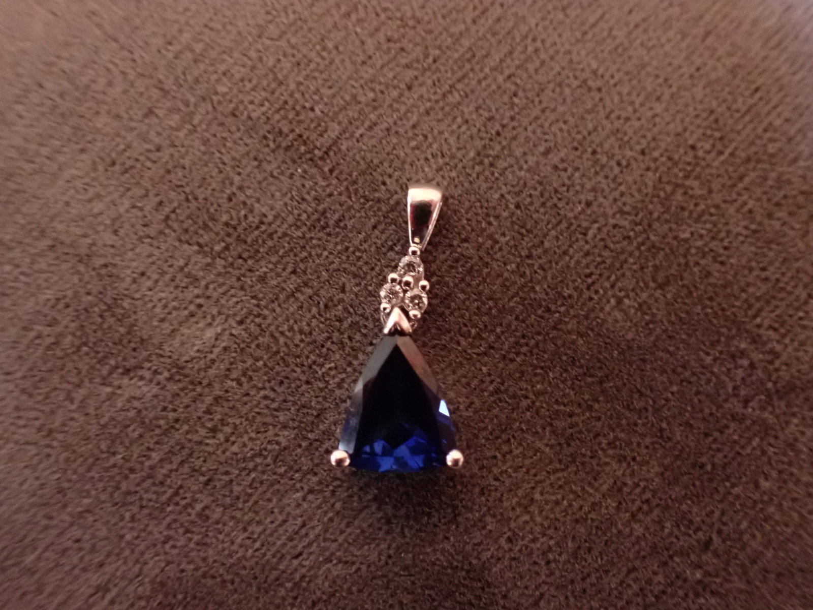 10K Created Sapphire and Diamond: - Total Grams - 1.4
