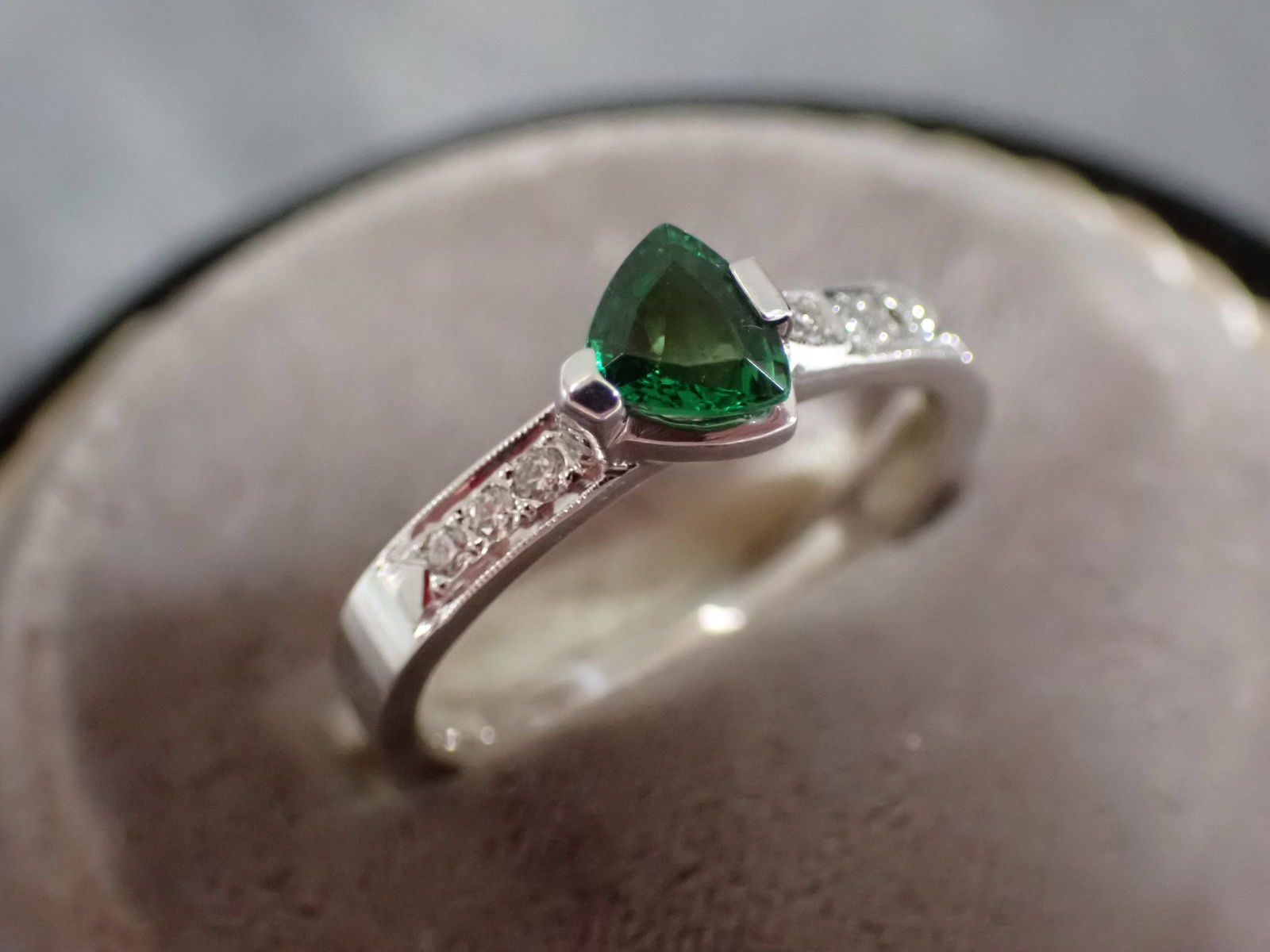 14k White Gold Tsavorite and Diamond Ring - Size 7 1/4 (1 of 2)