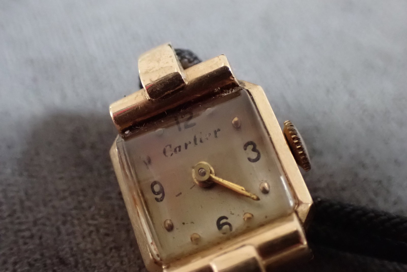 14K Gold - Cartier Watch: 14K Gold - Cartier Watch