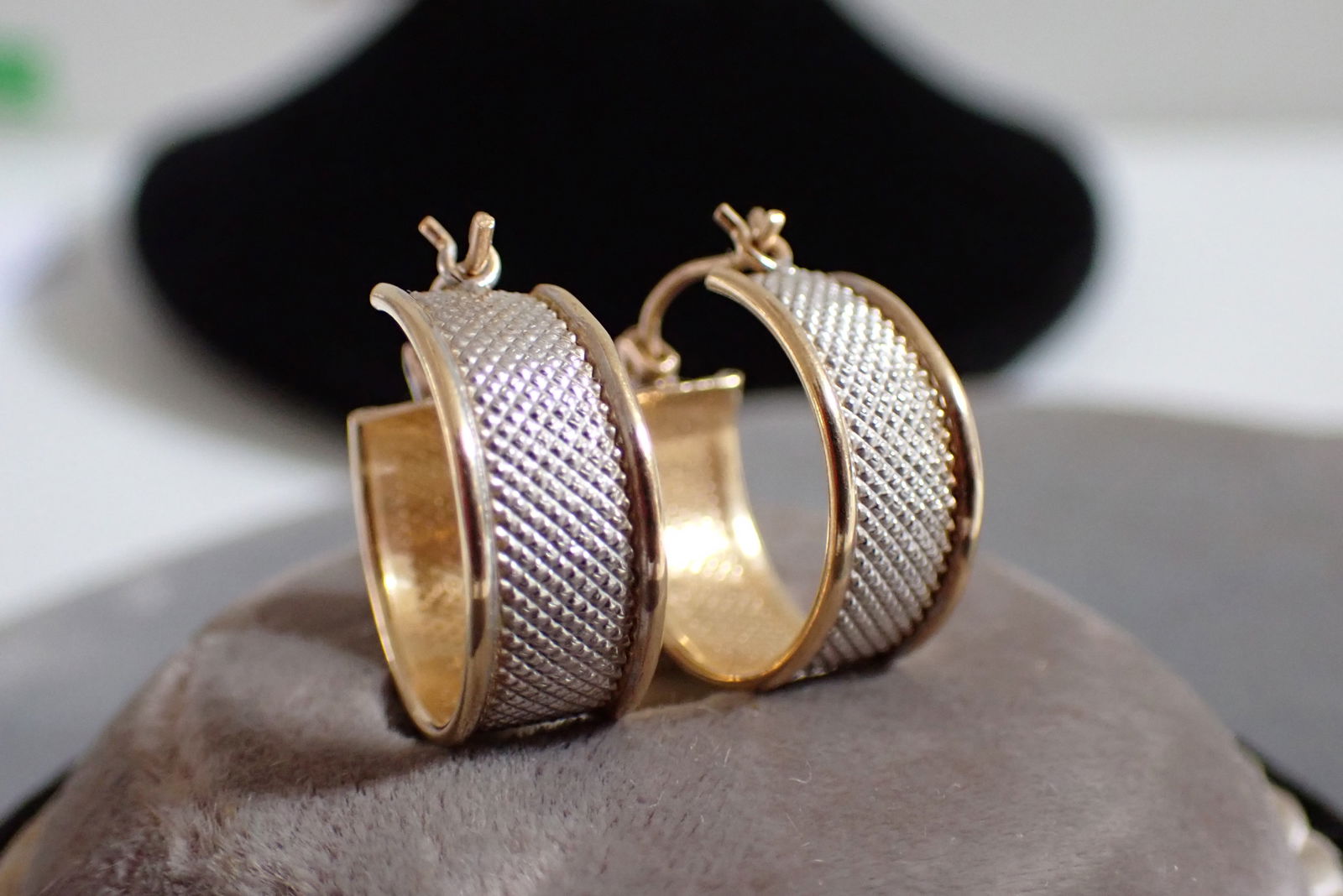 14K Two Tone earrings: Total Weight - Grams - 2