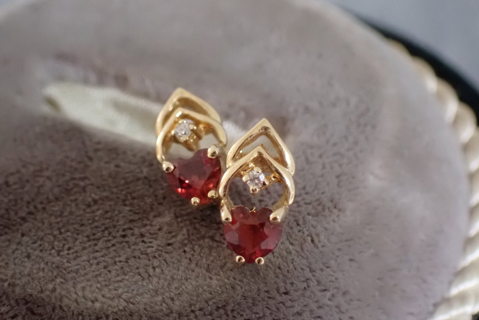 14K Garnet and Diamond Earrings: Total Weight - Grams - 1.1