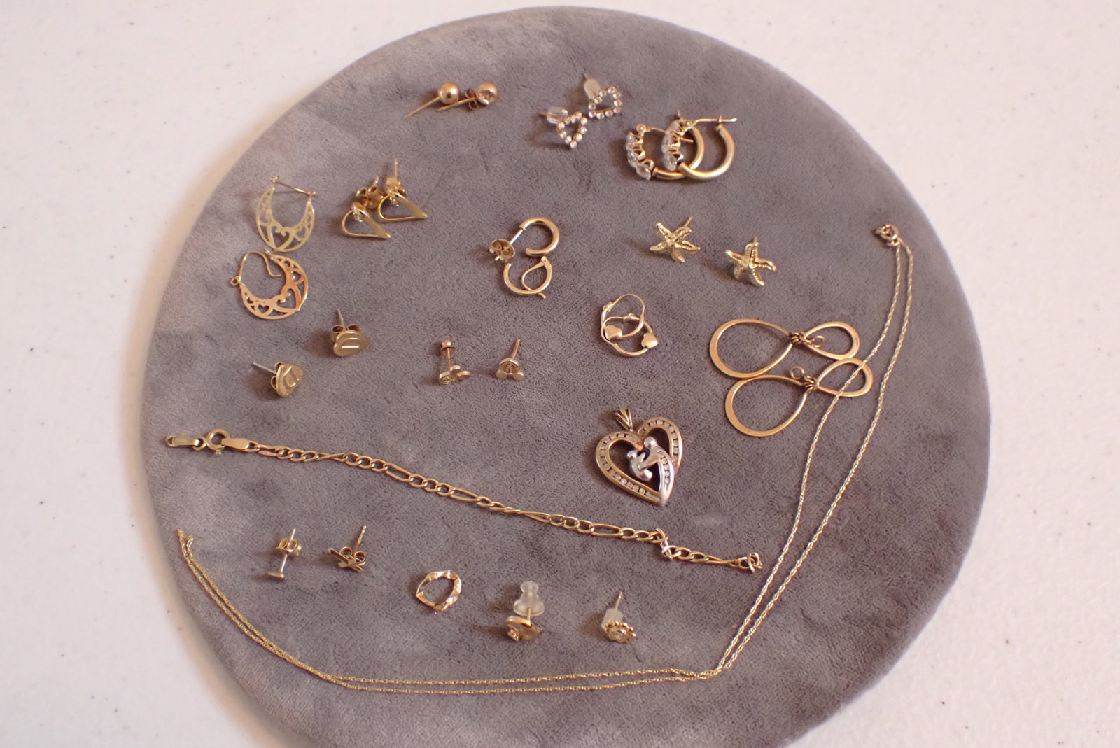 10K Pendant Heart, Earrings and Chain, 1 Broken Bracelet: some have stones - 11 Grams