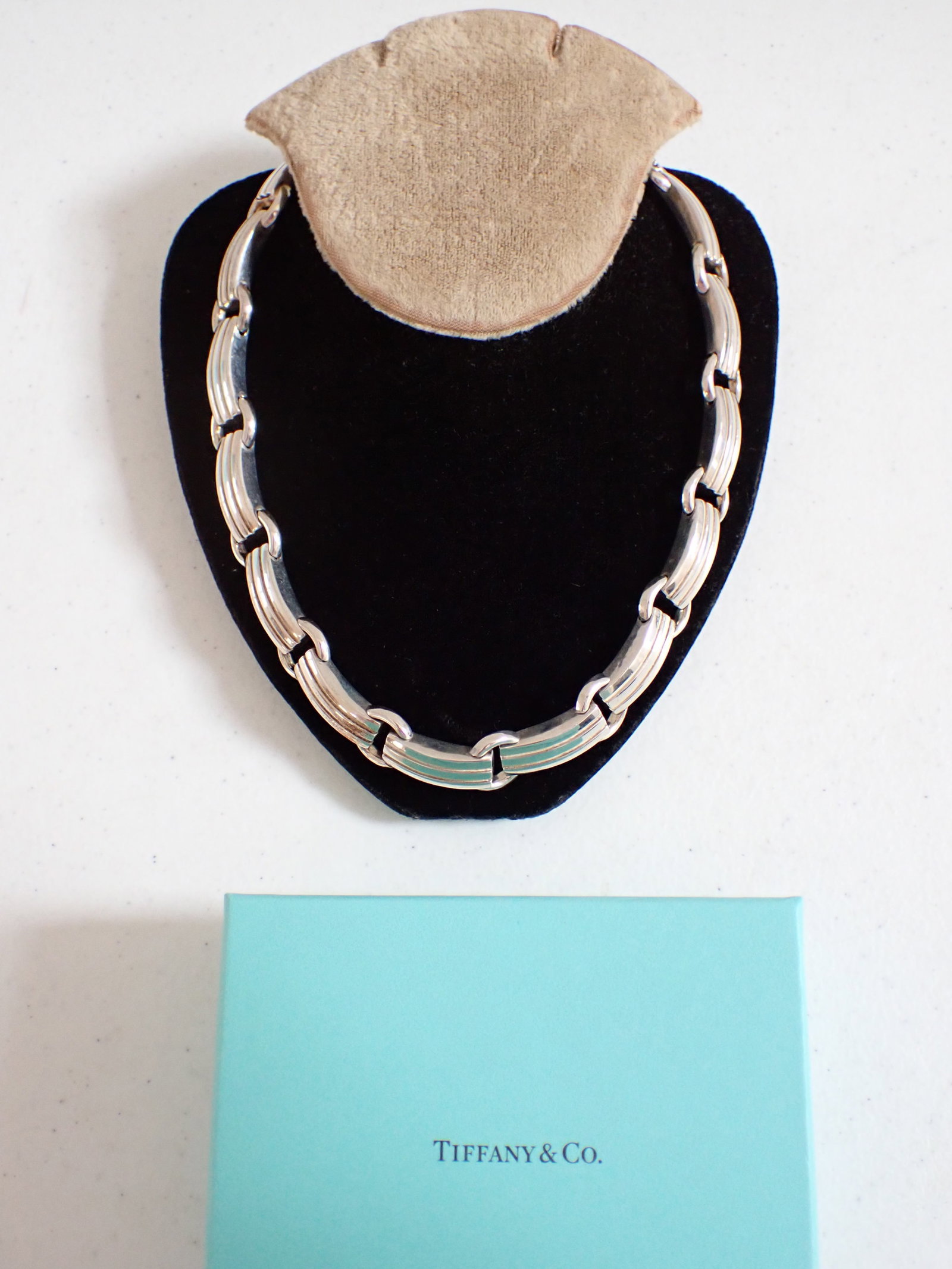 Tiffany & Co. 925 C 1995 Choker - Appr.. 18": Tiffany & Co. 925 C 1995 Choker. Total Weight is 3.9 ouncesMeasured with a cord as this item is curved.