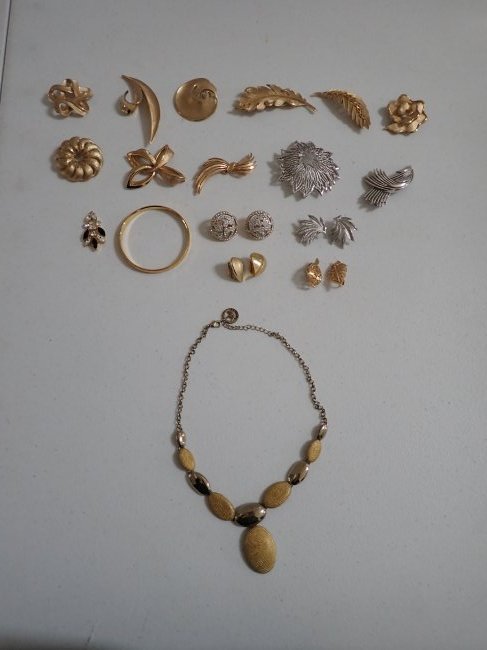 Signed Trifari - 11 Pins, Pendant, 1 Necklace/Choker, 1 Bracelet and 4 Pairs of Earrings (1 of 20)