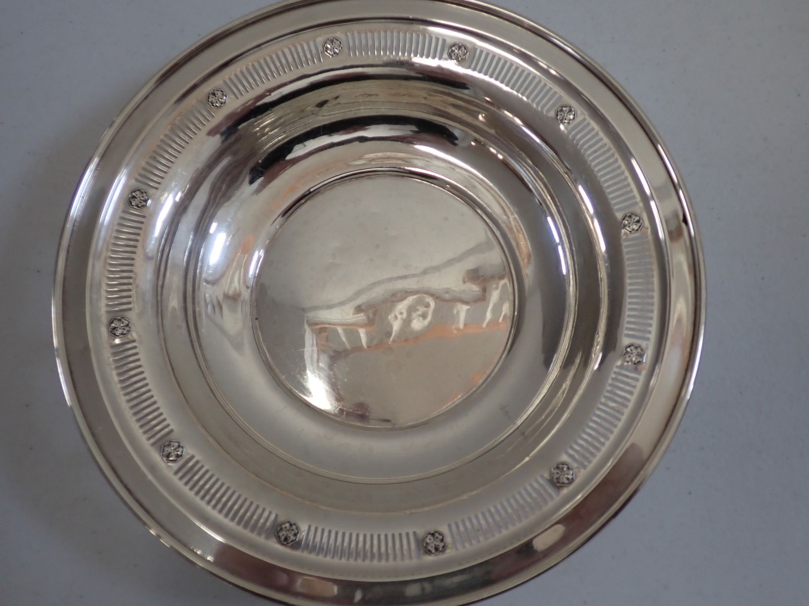 Wallace Sterling 8 3/4" Open Work Bowl. (1 of 6)